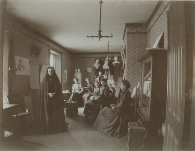 Women in art class, Mt. Carroll Seminary c. 1895.